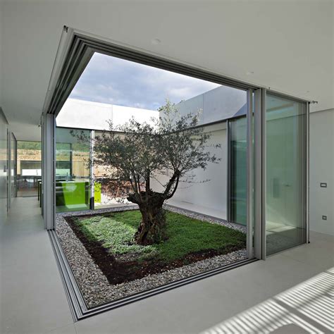 51 Captivating Courtyard Designs That Make Us Go Wow