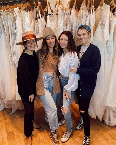 Bella Robertson Goes Wedding Dress Shopping with Her Sisters 1 Month After Announcing Engagement