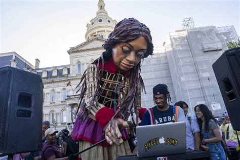 Little Amal brings joy, hopeful message during stop in Baltimore - The Baltimore Banner