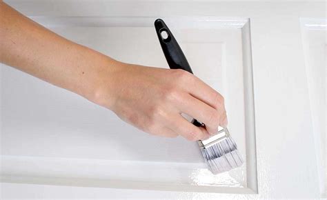 How to Paint Gloss Properly | Homebuilding & Renovating