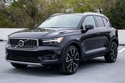 2022 Volvo XC40 Review | New XC40 SUV Models | CarBuzz