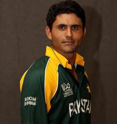 Abdul Razzaq Latest News, Photos, Biography, Stats, Batting averages, bowling averages, test ...