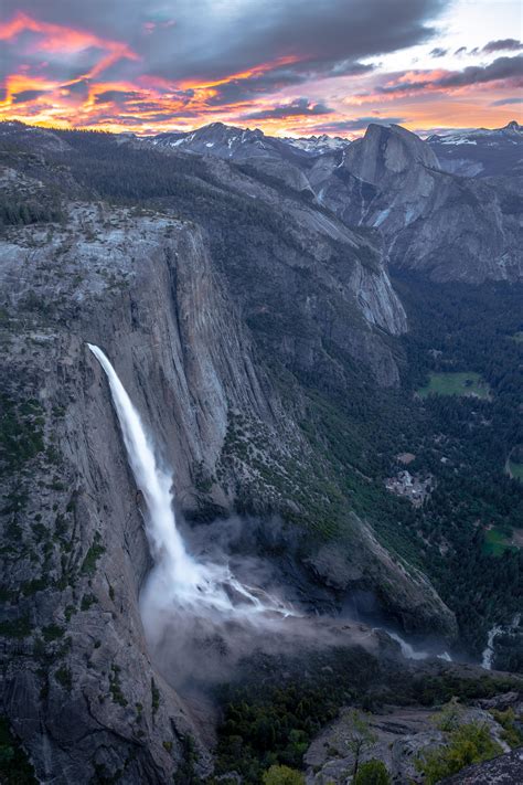 Sunrise over Upper Yosemite Fall & Half Dome, Yosemite National Park [OC][3018x4527] : r/EarthPorn