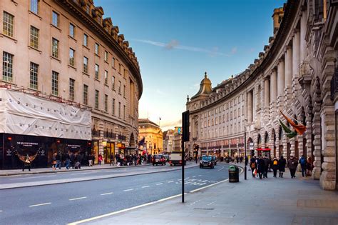 5 Famous Streets in London You Need To Visit At Least Once