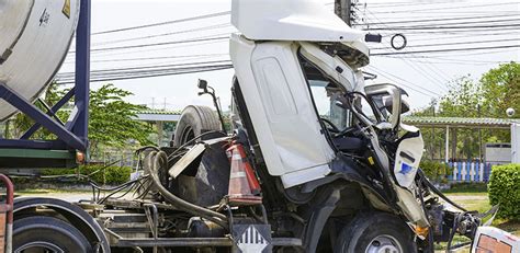 Officials: Big Rig U-Turn Led To Fatal Iowa Crash