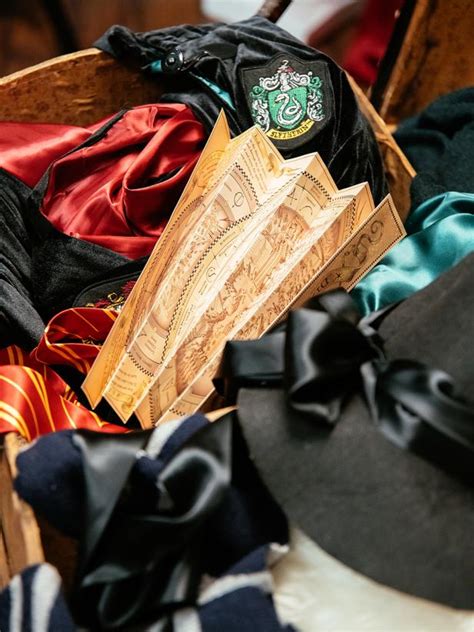 20 Hogwarts-Inspired Party Decor and DIYs | HGTV