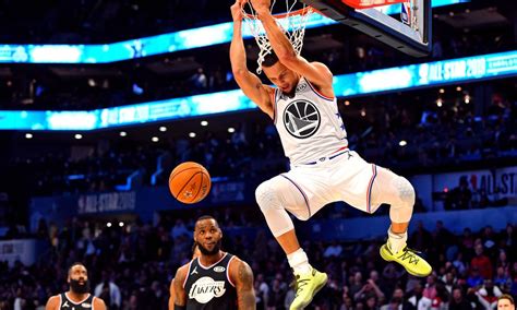 Watch: Steph Curry throws down a one-handed alley-oop dunk at workout