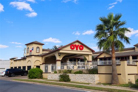 OYO Hotel McAllen Airport South in McAllen TX| Get hotels near mcallen ...