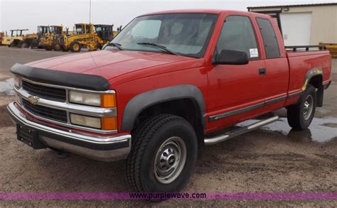 1998 Chevrolet Silverado 2500 extended cab pickup truck in Ulysses, KS | Item F6026 sold ...