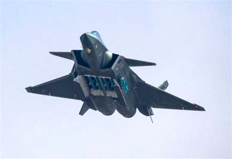 Chengdu (AVIC) J-20 (Black Eagle): Photos, History, Specification