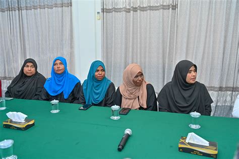 The President meets with the island council and WDC members of HA. Ihavandhoo Island - The ...