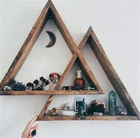 triangle shelf | Diy home decor bedroom, Diy wood shelves, Home decor bedroom