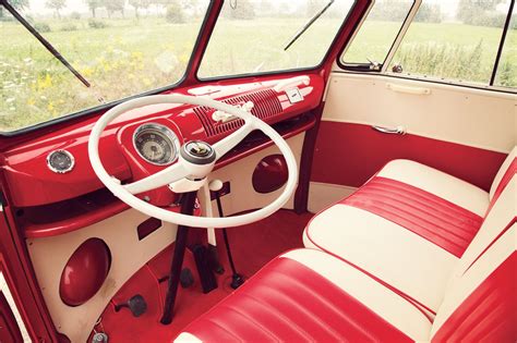 21-Window Deluxe Volkswagen Type 2 | Volkswagen type 2, Vintage ...