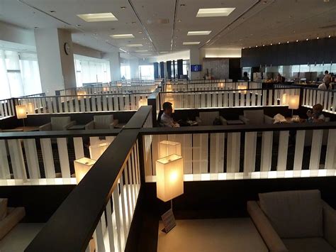 NRT: ANA Airlines ANA Business Class Lounge Tokyo reviews | Loungeindex ...