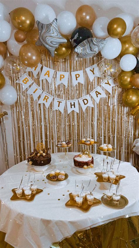 Golden Party | Simple birthday decorations, Golden birthday parties ...