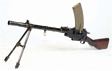 CHILEAN CONTRACT 7.62MM MADSEN MODEL 1946 DISPLAY LIGHT MACHINE GUN. - auctions & price archive