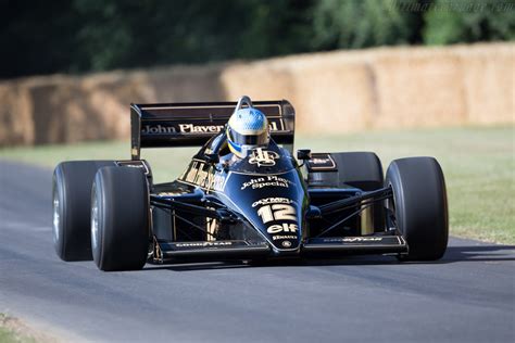 Lotus 97T Renault - Chassis: 97T/2 - Entrant: Classic Team Lotus - Driver: Chris Dinnage - 2015 ...