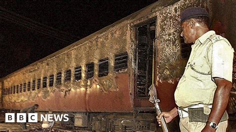 Godhra train fire: India court commutes death sentences