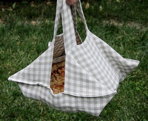 Linen Pie Carrier Tote Tutorial - the thread | Tote tutorial, Pie carrier, Sewing projects for ...