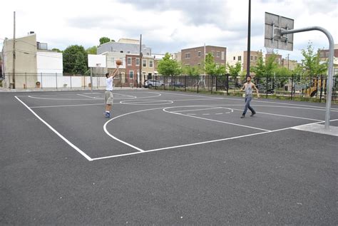 Heron Playground Porous Basketball Court | 2013 Louis Cook f… | Flickr