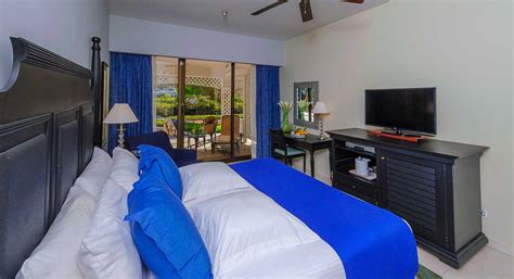 Barelo Aruba Resort – Palm Beach - Barcelo Aruba All Inclusive Royal Level - Deluxe Lanai Garden ...