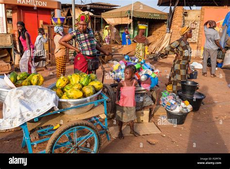 Burkina Faso, Hauts-Bassins region, Bobo-Dioulasso, the great market Stock Photo - Alamy