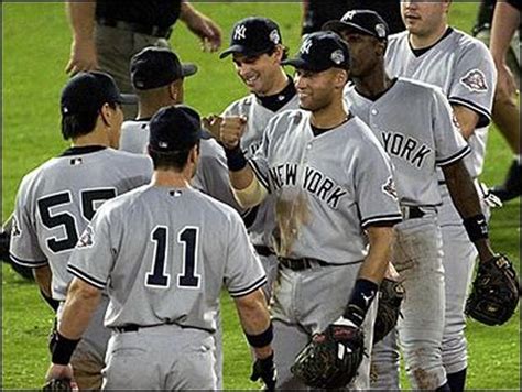 2003 World Series Game 3 - Photo 1 - CBS News