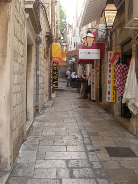 File:Dubrovnik shops.jpg - Wikitravel Shared