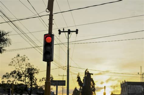 4 Lampu Merah Durasi Terlama di Indonesia, Kiara Condong hingga...