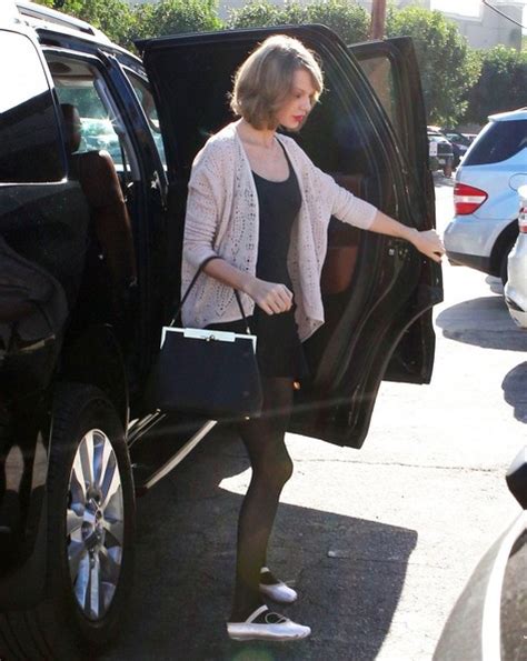 Taylor Swift Prefers a Comfortable Toyota Sequoia - autoevolution