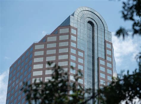 Wells Fargo to make additional layoffs, reduce office space | Charlotte Observer