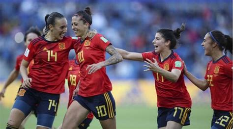 Spanish women footballers to strike over pay and conditions | Football ...