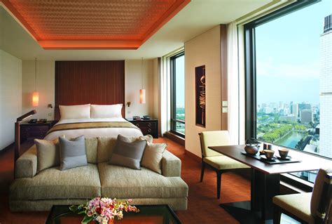 Peninsula Hotel Tokyo - 5-Star Grandeur Overlooking The Imperial Palace ...