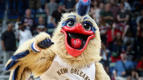 New Orleans Pelicans mascot has surgery