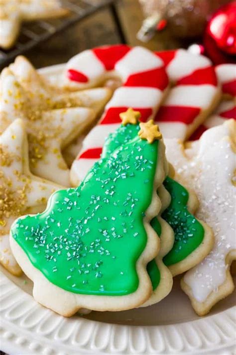 Frosting to Alton B's sugar cookies! | Sugar cookie recipe easy, Easy ...