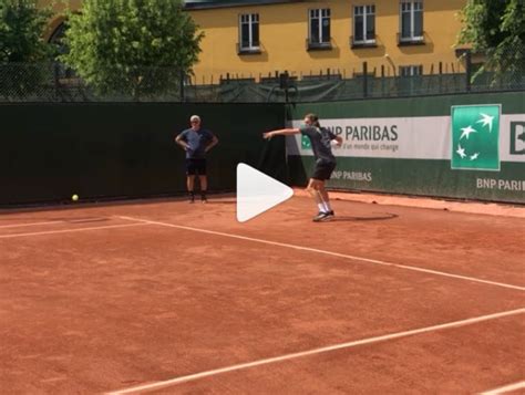 VIDEO. How Tsitsipas is training with his father and team to play his ...