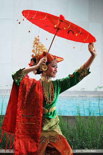 Tari Payung. | Minangkabau, Gambar tarian, Penari