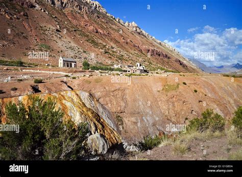 Chapel and remains of hotel. Puente del inca (The Inca's Bridge ...