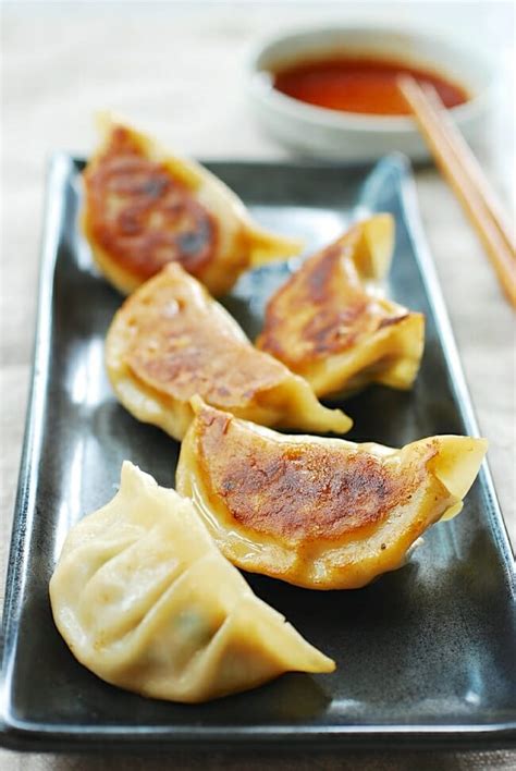 Mandu (Korean Dumplings) - Korean Bapsang