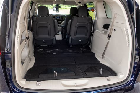 2020 Chrysler Voyager Interior Review - Seating, Infotainment ...