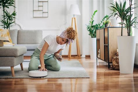 How to Clean a Roomba so It Keeps Your Floors Spotless | LoveToKnow