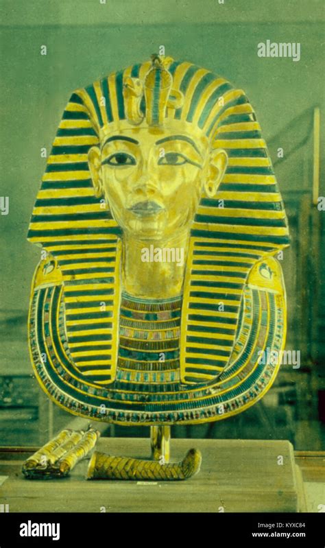 Egyptian pharaoh mask hi-res stock photography and images - Alamy