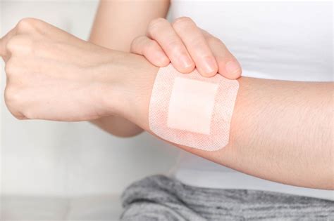 The 17 Best Waterproof Bandages Reviews & Buying Guide 2021