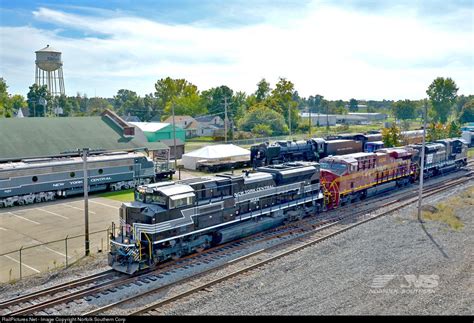 Norfolk Southern Heritage Units NS 1066 EMD SD70ACe at Elkhart, Indiana ...