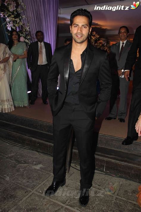 Sanjay Dutt, Varun Dhawan, Saira Bano at Kishor Bajaj's Daughter Wedding Reception - Bollywood ...