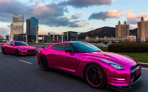 Woah... Chrome Pink Nissan GT-R & Maserati Quattroporte