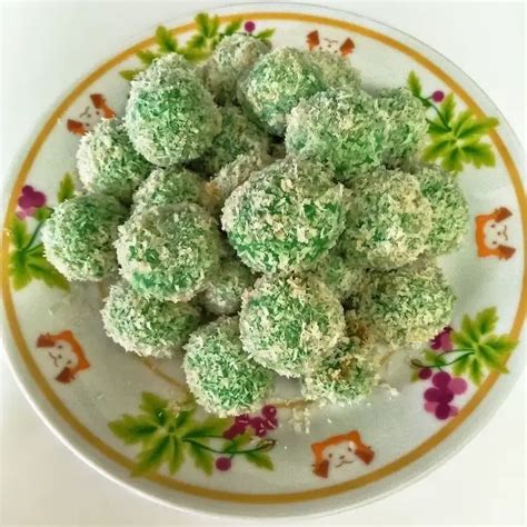 Klepon – Indonesian Sweet Rice Cakes Recipe - CakeRe