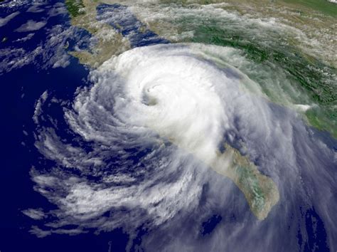 Major Hurricane Roslyn Wreaks Havoc in Mexico, Killing At Least Three People | Nature World News