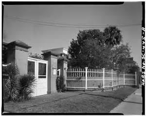 File:GATE AND FENCE, SOUTH SIDE - Gibbes House, 64 South Battery Street, Charleston, Charleston ...
