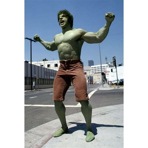 Lou Ferrigno in The Incredible Hulk roaring in street muscles painted green 24x36 Poster ...